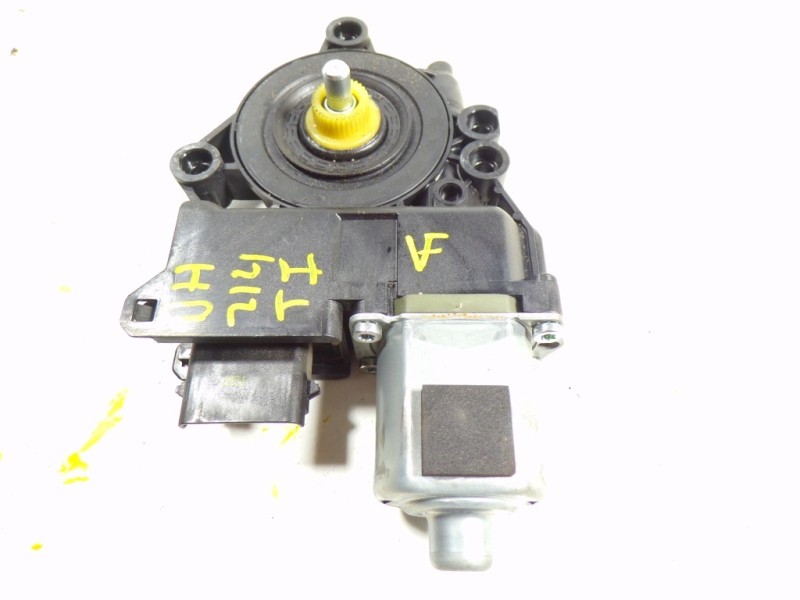 Recambio de motor elevalunas trasero izquierdo para hyundai i30 1.6 crdi cat referencia OEM IAM 834502L010  