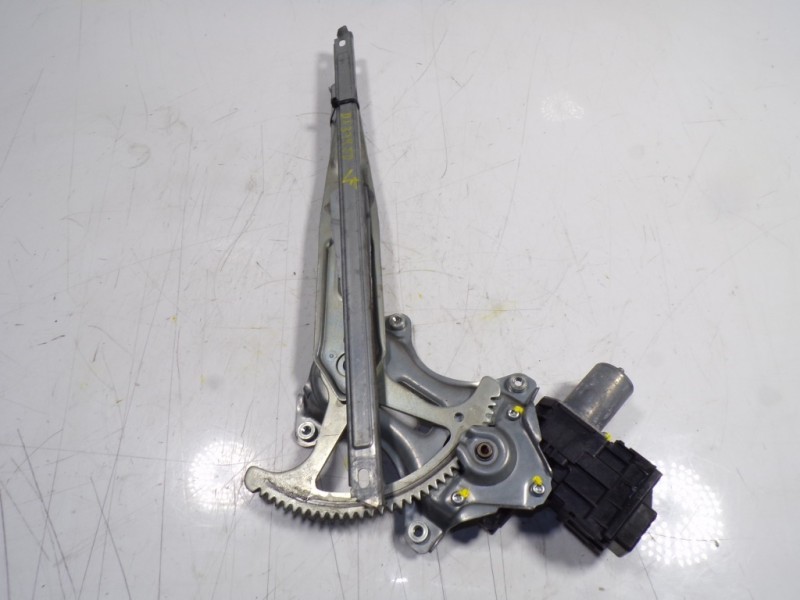 Recambio de elevalunas trasero derecho para toyota prius+ advance referencia OEM IAM 6980121020 8571047160 