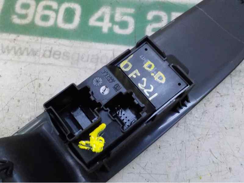 Recambio de mando elevalunas delantero derecho para opel mokka x 1.6 cdti dpf referencia OEM IAM 22915102  