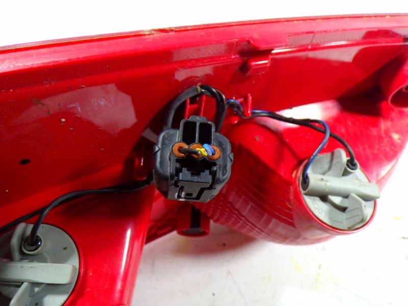 Recambio de piloto trasero izquierdo para hyundai kona 1.6 crdi cat referencia OEM IAM 92405J9010  