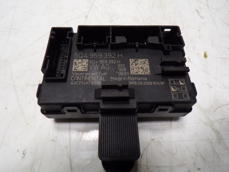 Recambio de centralita cierre para seat leon (kl1) 1.0 tsi referencia OEM IAM 5Q4959592H 5Q4959392H A2C7749710200