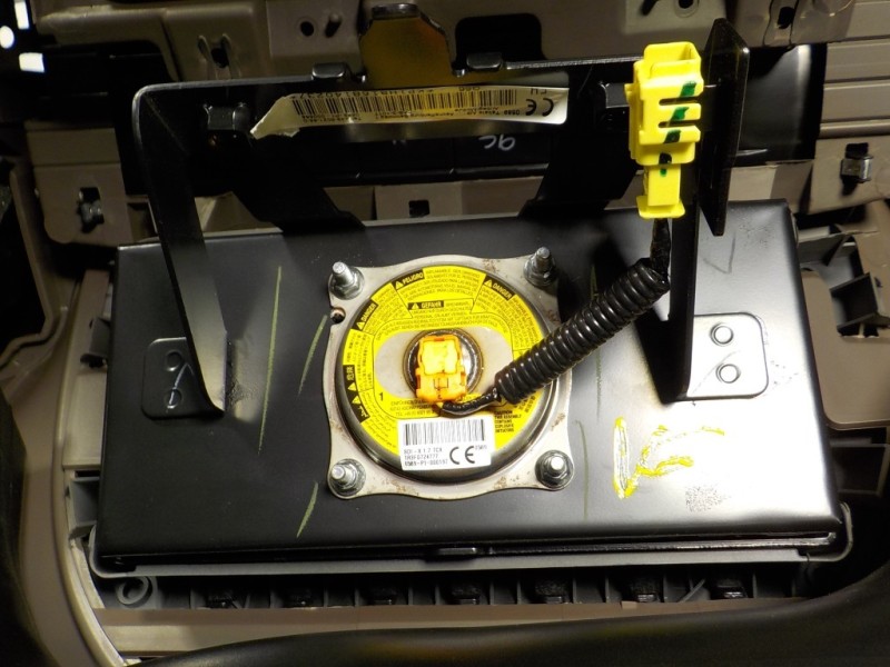 Recambio de salpicadero para nissan micra (k13) 1.2 cat referencia OEM IAM 682001HB0B TR3FG724777 TR3FG724777