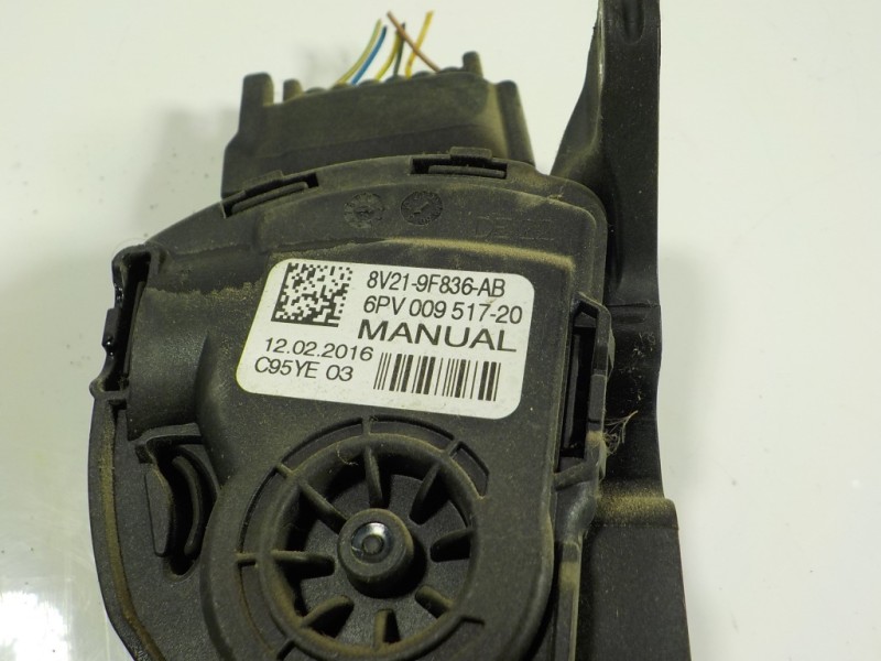 Recambio de potenciometro pedal para ford transit courier 1.5 tdci cat referencia OEM IAM 2120072 8V219F836AB 