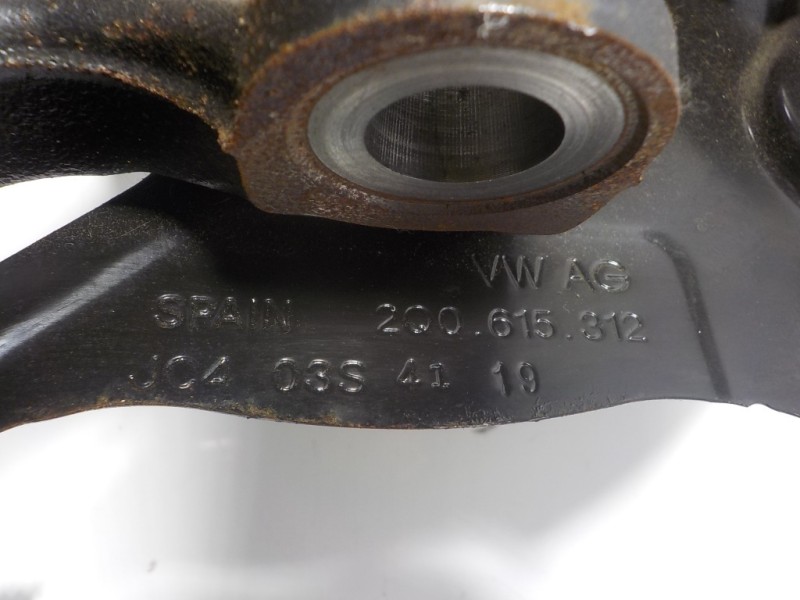 Recambio de mangueta delantera derecha para audi a1 sportback (gba) 1.0 tfsi referencia OEM IAM 2Q0407256J  