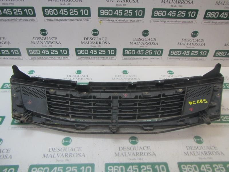 Recambio de rejilla para ssangyong rexton 2.7 turbodiesel cat referencia OEM IAM   