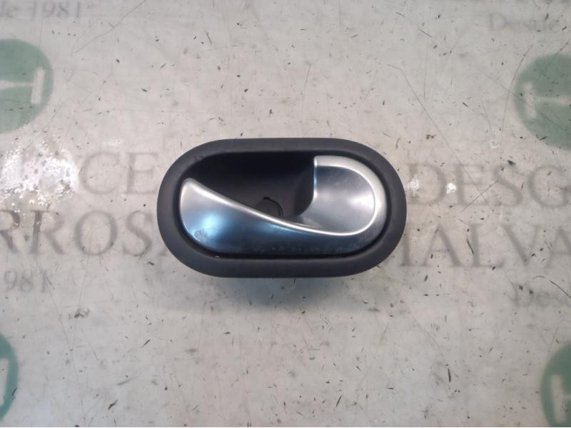 Recambio de maneta interior delantera derecha para renault scenic ii confort authentique referencia OEM IAM   