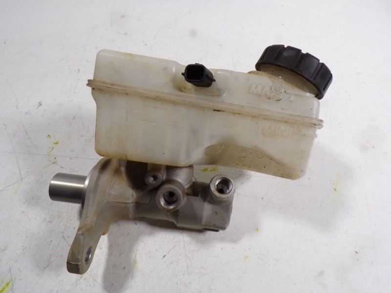 Recambio de bomba freno para renault captur 0.9 tce referencia OEM IAM 460119686R  