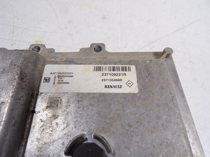 Recambio de centralita motor uce para renault captur 0.9 tce referencia OEM IAM 237109221R 237109221R A2C1692220001