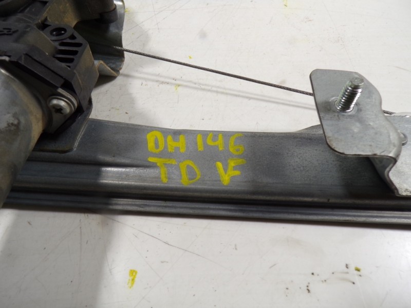 Recambio de elevalunas trasero derecho para renault captur 0.9 tce referencia OEM IAM 827009380R 12800147101D 12800147101D