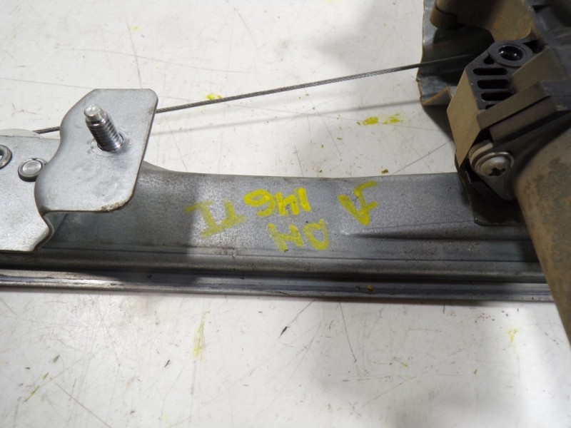 Recambio de elevalunas trasero izquierdo para renault captur 0.9 tce referencia OEM IAM 827012973R 12800147201D 12800147201D