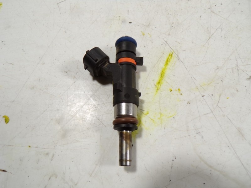 Recambio de inyector para renault captur 0.9 tce referencia OEM IAM 166004787R 166004787R 0280158366