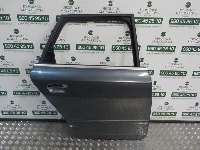 Recambio de puerta trasera derecha para audi a4 avant (8e) 3.0 v6 24v tdi referencia OEM IAM 8E0833052J  