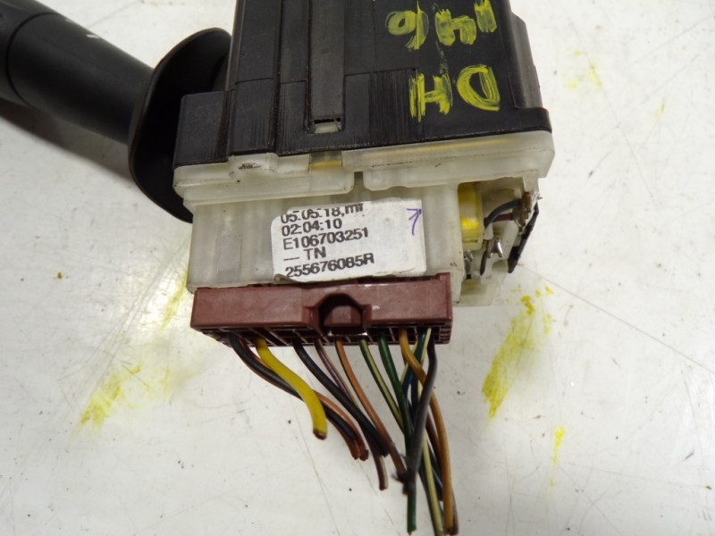 Recambio de mando limpia para renault captur 0.9 tce referencia OEM IAM 8201168016 255676085R 