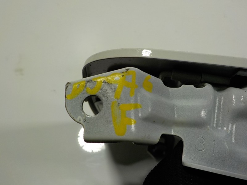 Recambio de tapa combustible para toyota rav4 hybrid fwd referencia OEM IAM 7735042100  