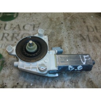 MOTOR ELEVALUNAS DELANTERO DERECHO 