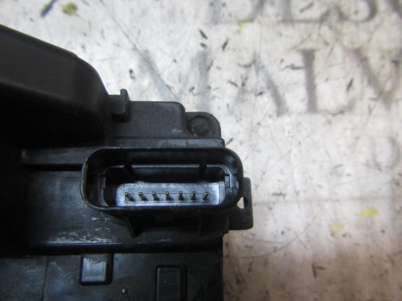 Recambio de cerradura puerta trasera derecha para kia cee´d sporty wagon concept referencia OEM IAM 814201H000  