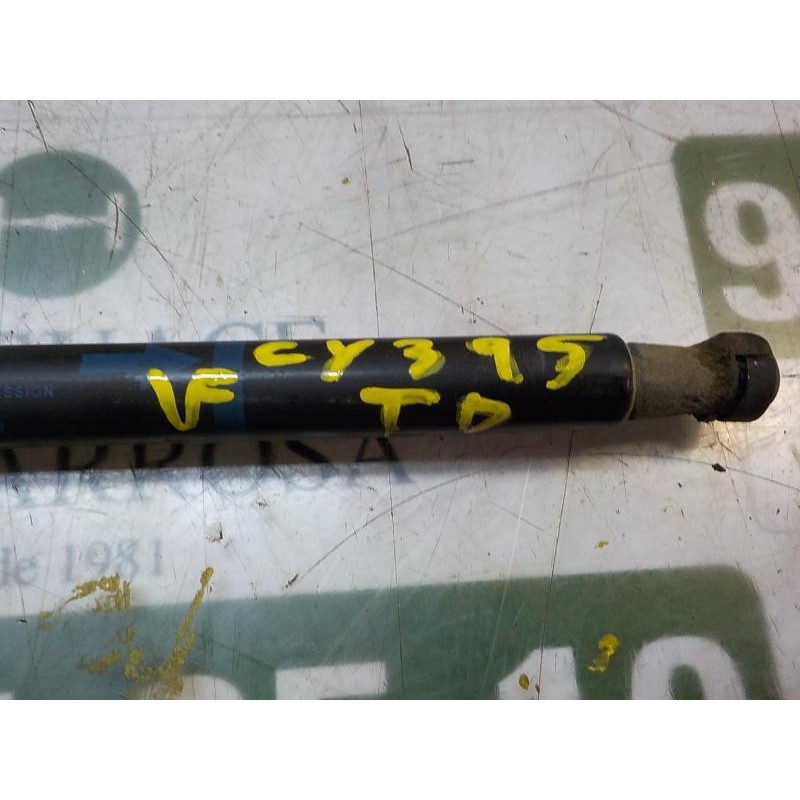 Recambio de amortiguadores maletero / porton para toyota yaris 1.4 turbodiesel cat referencia OEM IAM 689500W641  