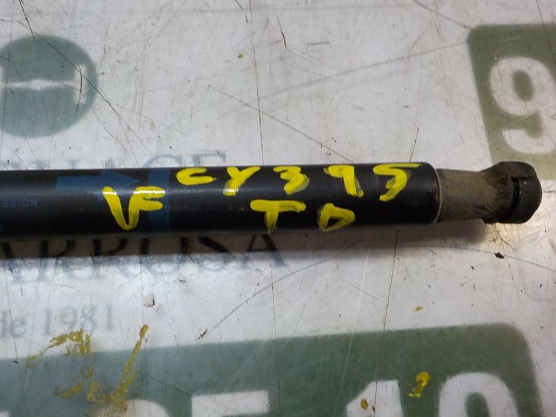 Recambio de amortiguadores maletero / porton para toyota yaris 1.4 turbodiesel cat referencia OEM IAM 689500W641  