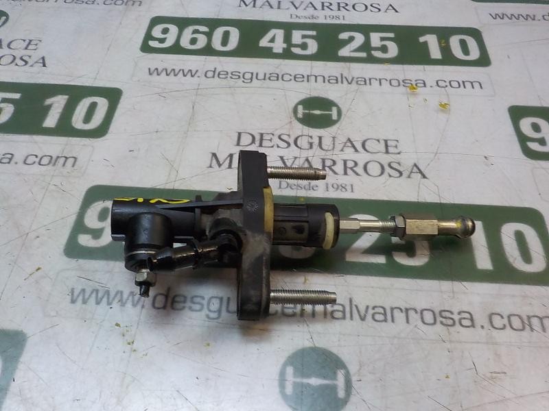 Recambio de bomba embrague para toyota yaris 1.4 turbodiesel cat referencia OEM IAM 314200D160  
