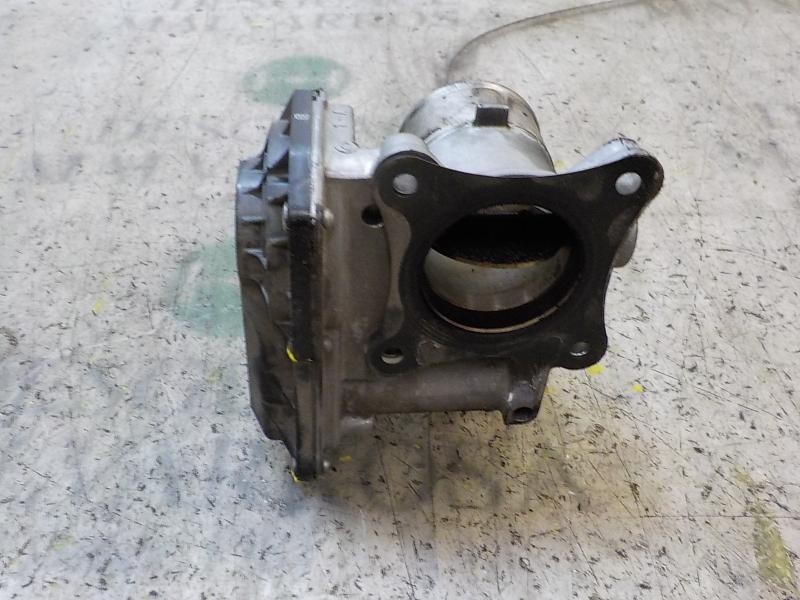Recambio de caja mariposa para toyota yaris 1.4 turbodiesel cat referencia OEM IAM 261000N030 148002Q25 