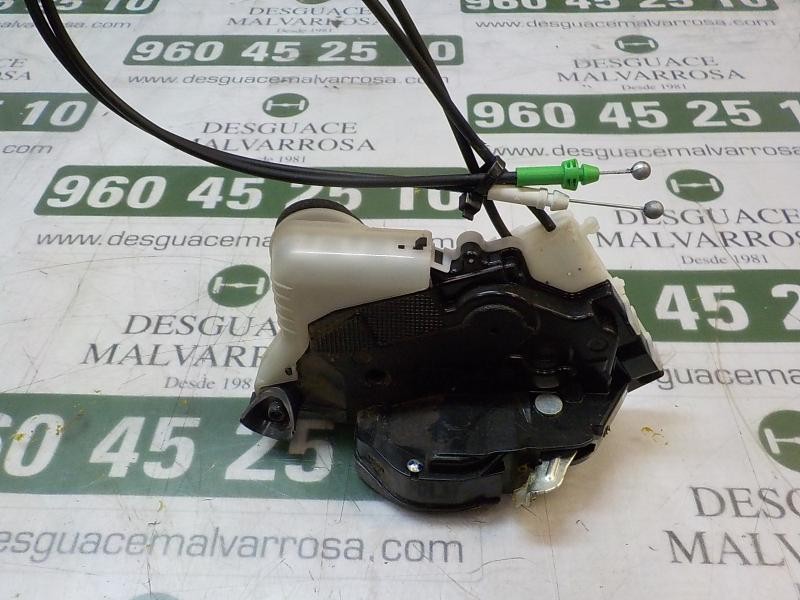 Recambio de cerradura puerta delantera derecha para toyota yaris 1.4 turbodiesel cat referencia OEM IAM 690300D320  
