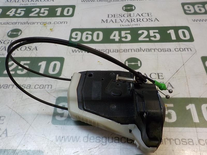 Recambio de cerradura puerta trasera derecha para toyota yaris 1.4 turbodiesel cat referencia OEM IAM 690500D110  