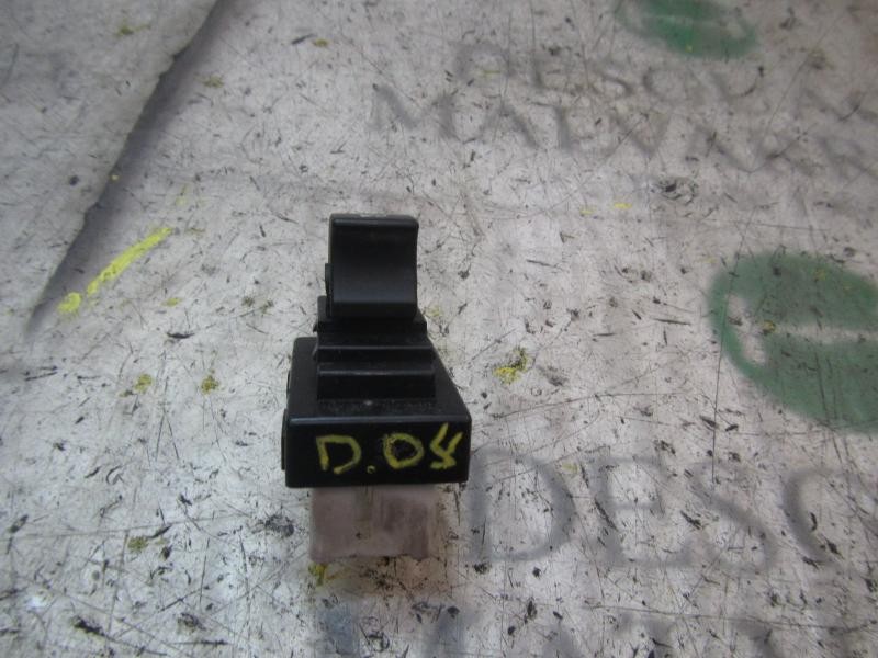 Recambio de mando elevalunas delantero derecho para kia cee´d sporty wagon concept referencia OEM IAM 935751H100EQ  