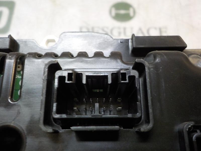 Recambio de cuadro instrumentos para toyota yaris 1.4 turbodiesel cat referencia OEM IAM 838000DQ20 8380002Q20 