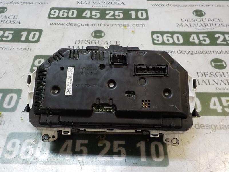 Recambio de cuadro instrumentos para toyota yaris 1.4 turbodiesel cat referencia OEM IAM 838000DQ20 8380002Q20 