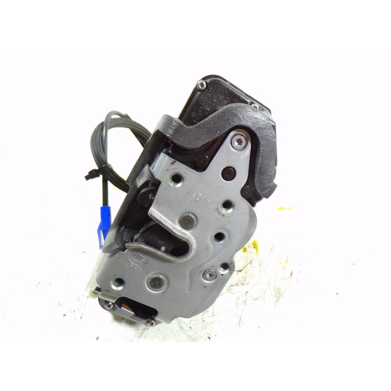 Recambio de cerradura puerta delantera derecha para opel zafira tourer 2.0 cdti cat referencia OEM IAM 13579523 13579523 