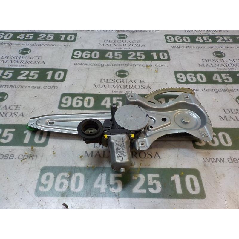 Recambio de elevalunas trasero derecho para toyota yaris 1.4 turbodiesel cat referencia OEM IAM 698300D220  