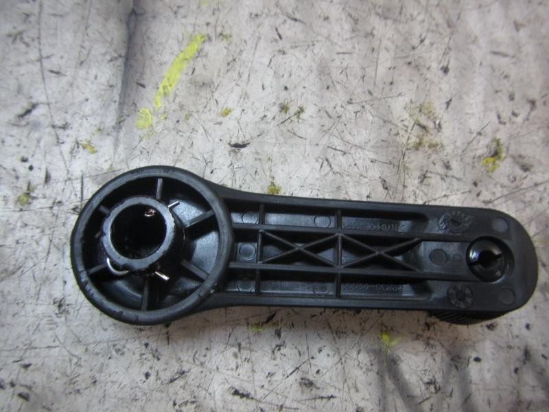 Recambio de maneta elevalunas trasera izquierda para kia cee´d sporty wagon concept referencia OEM IAM 8263022001EQ  