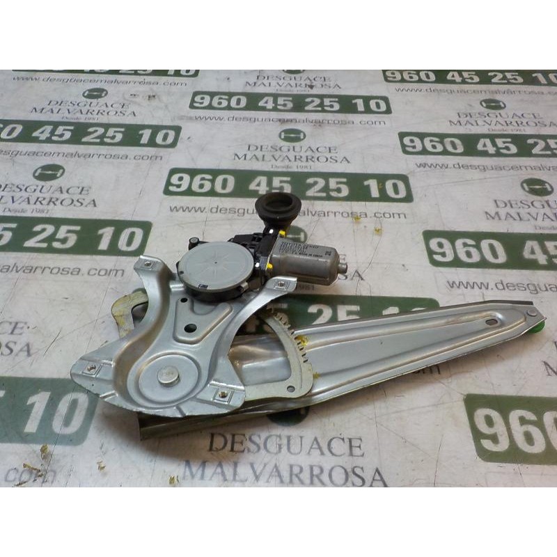 Recambio de elevalunas trasero izquierdo para toyota yaris 1.4 turbodiesel cat referencia OEM IAM 698400D220  