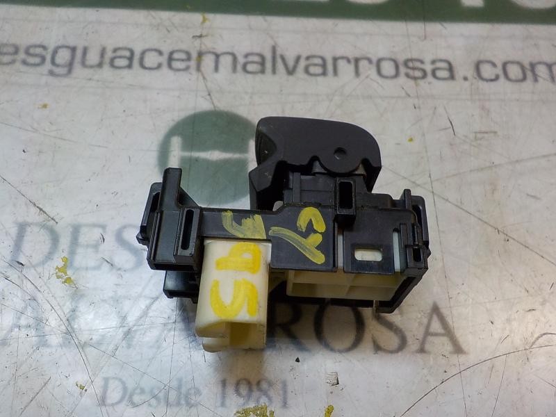 Recambio de mando elevalunas delantero derecho para toyota yaris 1.4 turbodiesel cat referencia OEM IAM 848100D030  