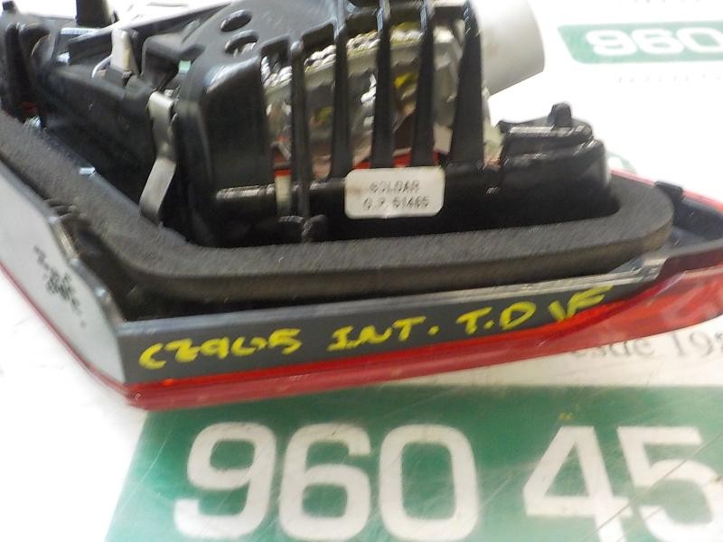 Recambio de piloto trasero derecho interior para opel corsa e selective referencia OEM IAM 13454501  