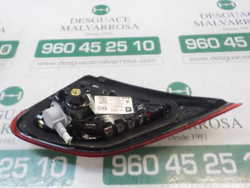 Recambio de piloto trasero derecho interior para opel corsa e selective referencia OEM IAM 13454501  