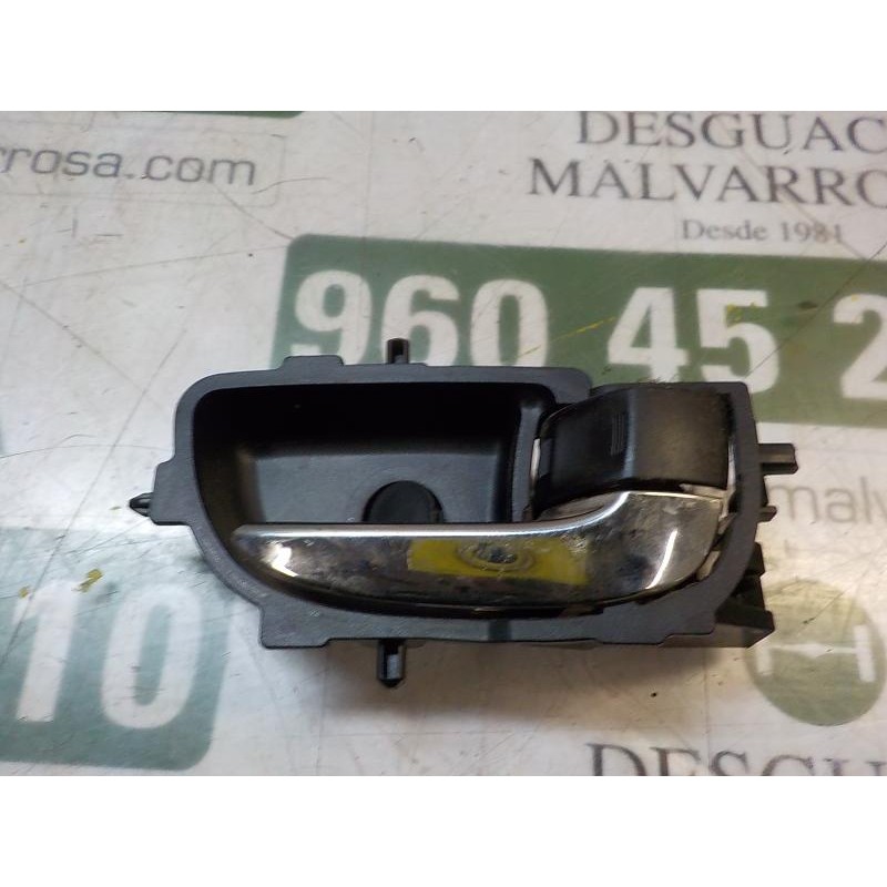 Recambio de maneta interior delantera derecha para toyota yaris 1.4 turbodiesel cat referencia OEM IAM 692050D200C0  