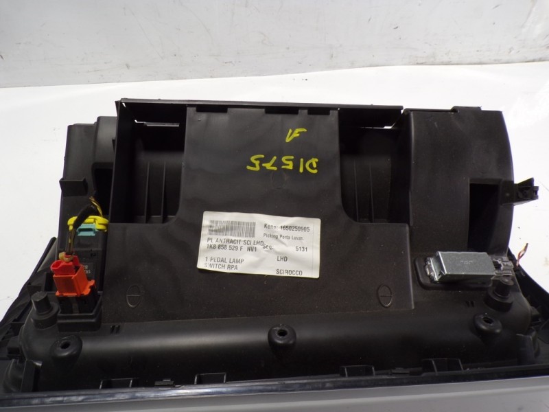 Recambio de guantera para volkswagen scirocco (138) 1.4 16v tsi referencia OEM IAM 1K1857114AB82V  