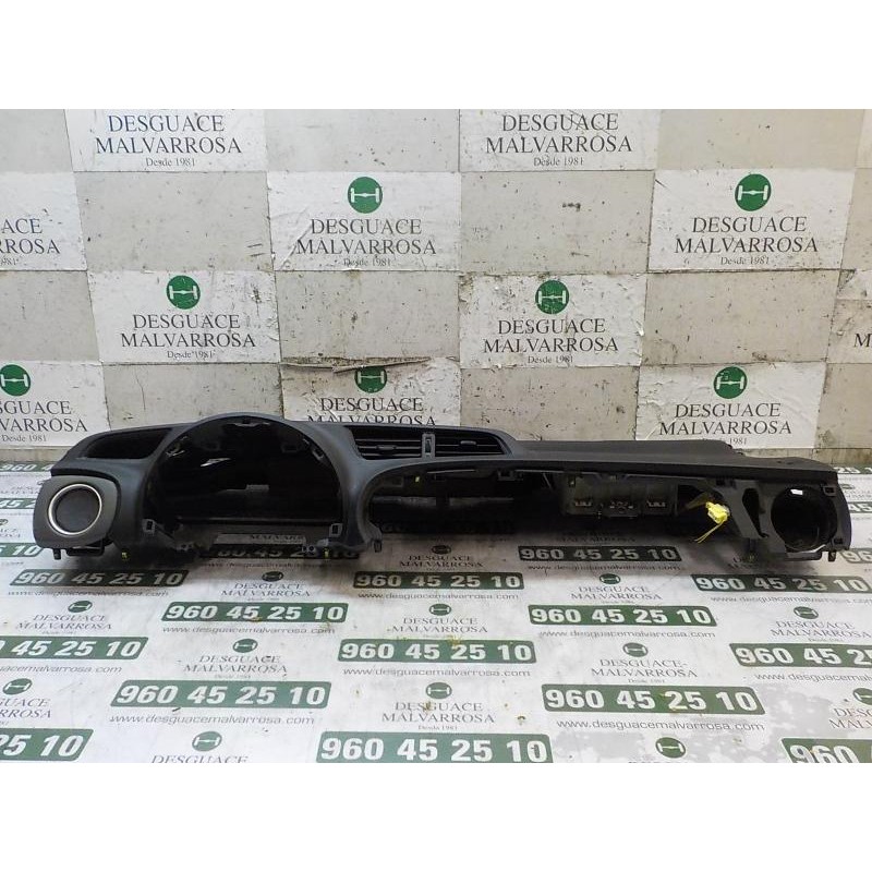 Recambio de salpicadero para toyota yaris 1.4 turbodiesel cat referencia OEM IAM 553020D160C0  