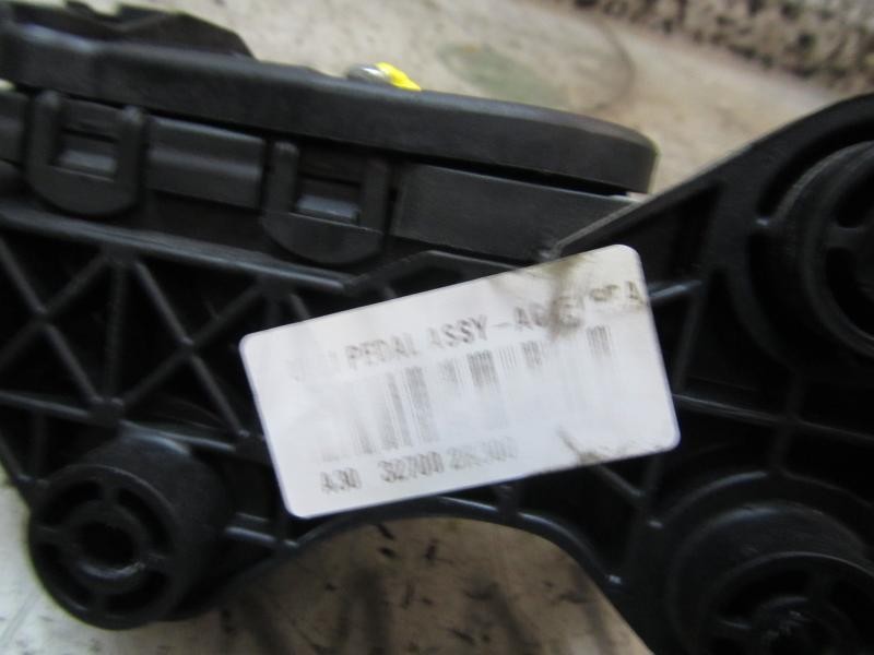 Recambio de potenciometro pedal para kia cee´d sporty wagon concept referencia OEM IAM 327002R300  