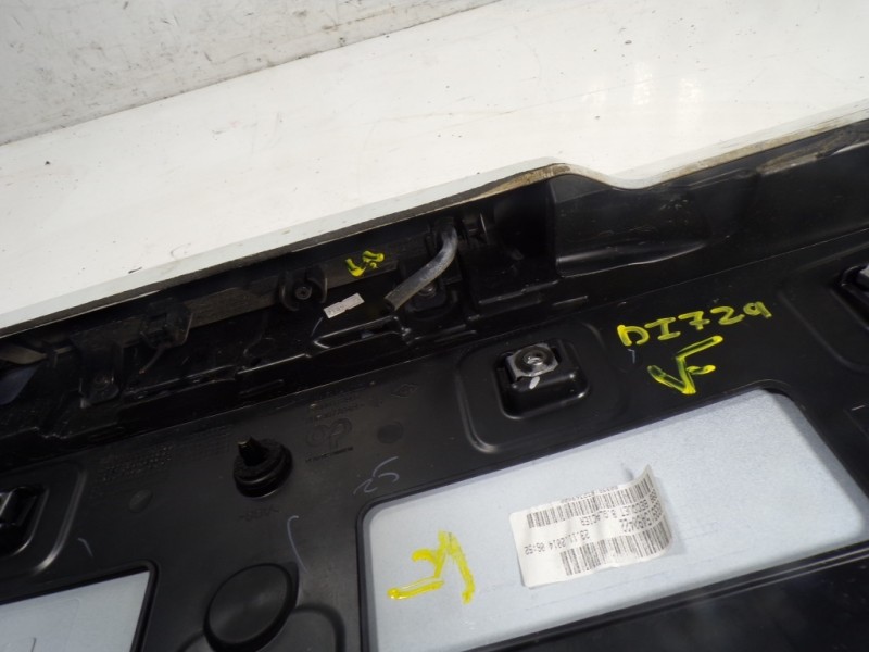 Recambio de aleron trasero para renault clio iv 1.5 dci diesel fap referencia OEM IAM 960307284R  