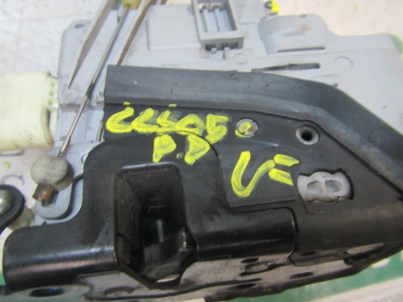 Recambio de cerradura puerta delantera derecha para audi a3 (8p) 2.0 16v tdi referencia OEM IAM   