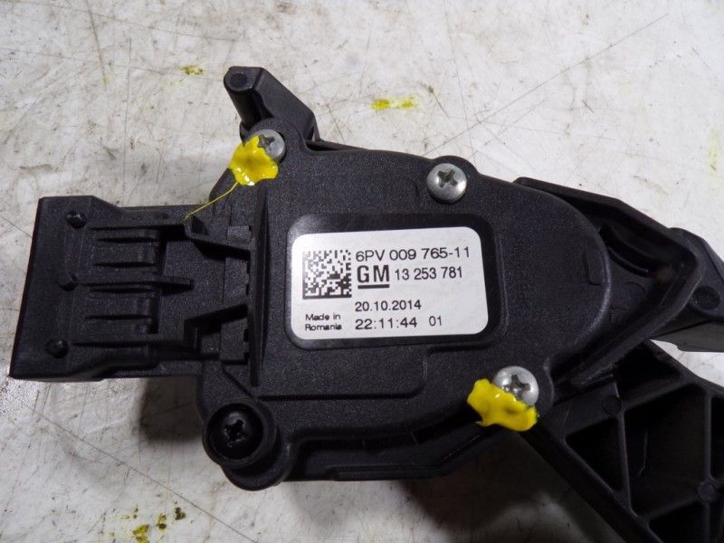 Recambio de potenciometro pedal para opel zafira tourer 2.0 cdti cat referencia OEM IAM 13253781 13253781 
