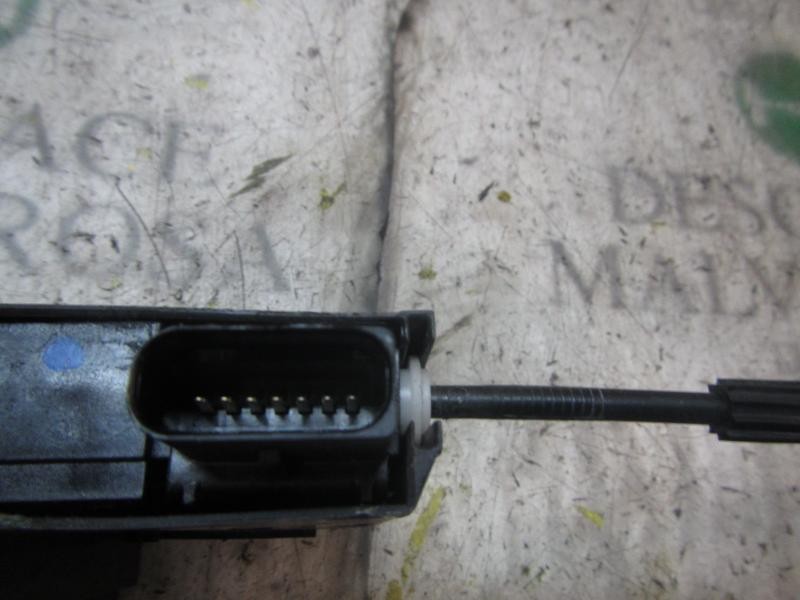 Recambio de cerradura puerta trasera izquierda para peugeot 308 active referencia OEM IAM 9807954880  