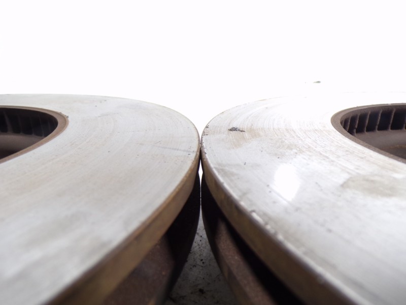 Recambio de disco freno delantero para ford focus 1.0 ecoboost cat referencia OEM IAM 2305503  