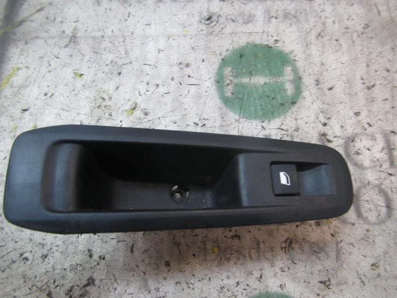 Recambio de mando elevalunas trasero izquierdo para peugeot 308 active referencia OEM IAM 96762292ZD  
