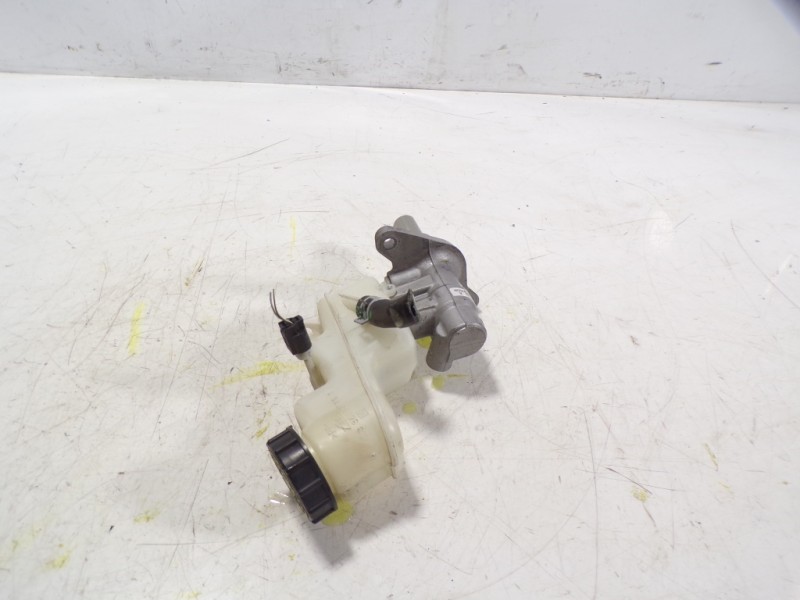 Recambio de bomba freno para toyota yaris 1.3 16v cat referencia OEM IAM 4720109650  