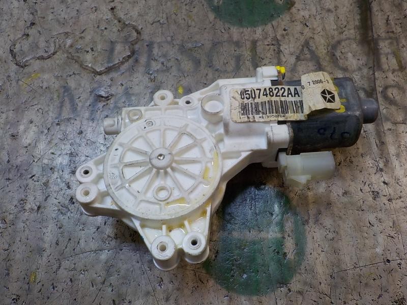 Recambio de motor elevalunas trasero derecho para jeep compass 2.4 16v cat referencia OEM IAM   