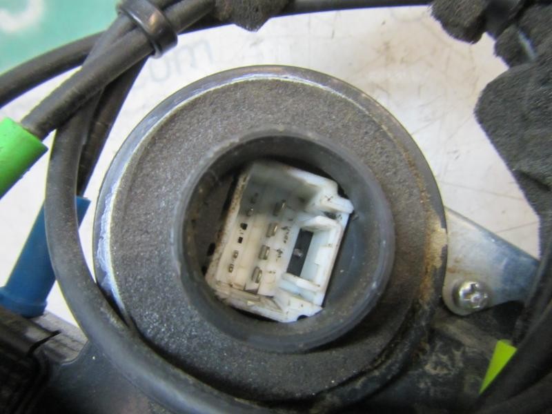 Recambio de cerradura puerta trasera derecha para lexus rx 3.3 v6 24v cat referencia OEM IAM 6905060070  