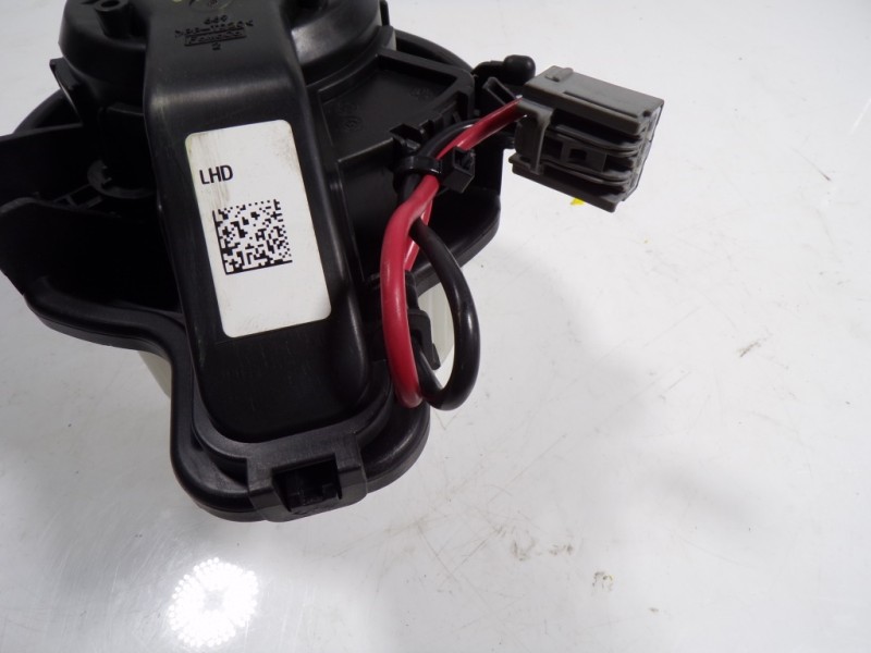 Recambio de motor calefaccion para ford focus 1.0 ecoboost cat referencia OEM IAM 2528635 EB1D2B2PAA03 